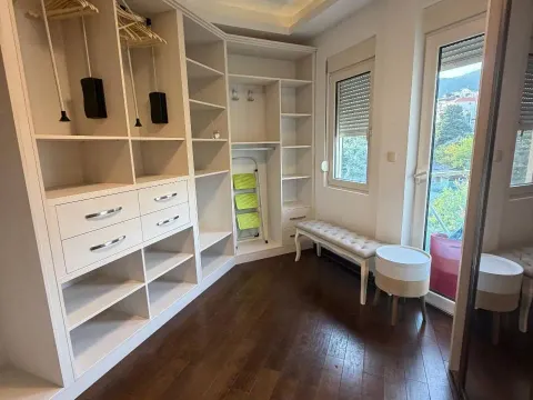 Prodaja, dvosoban stan, 89m², Bečići, Budva - image 1
