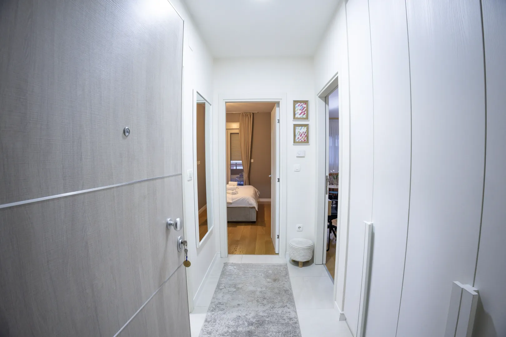 Izdavanje, jednosoban stan, 51m², Central Point, Podgorica