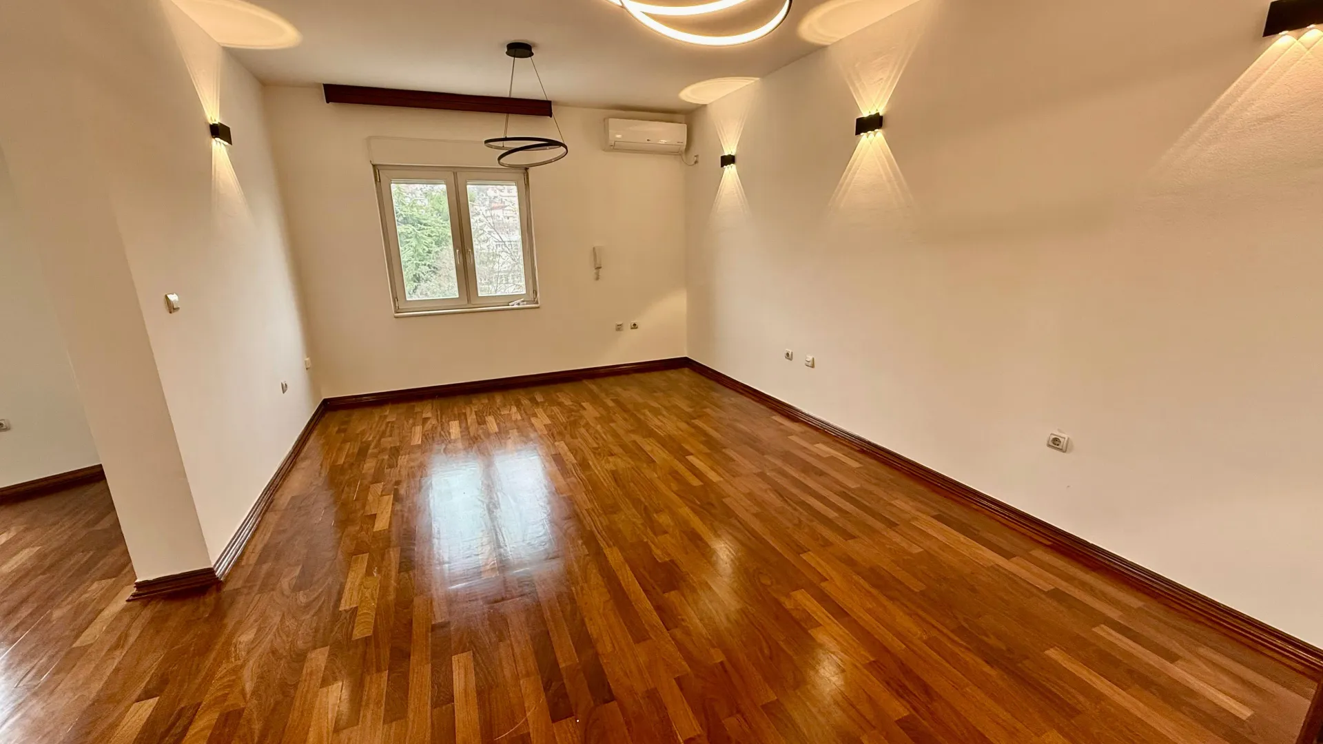 Prodaja, dvosoban stan, 90m², Preko Morače, Podgorica