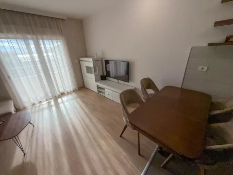 Rent, two bedroom apartment, 75m², City Kvart, Podgorica - image 2