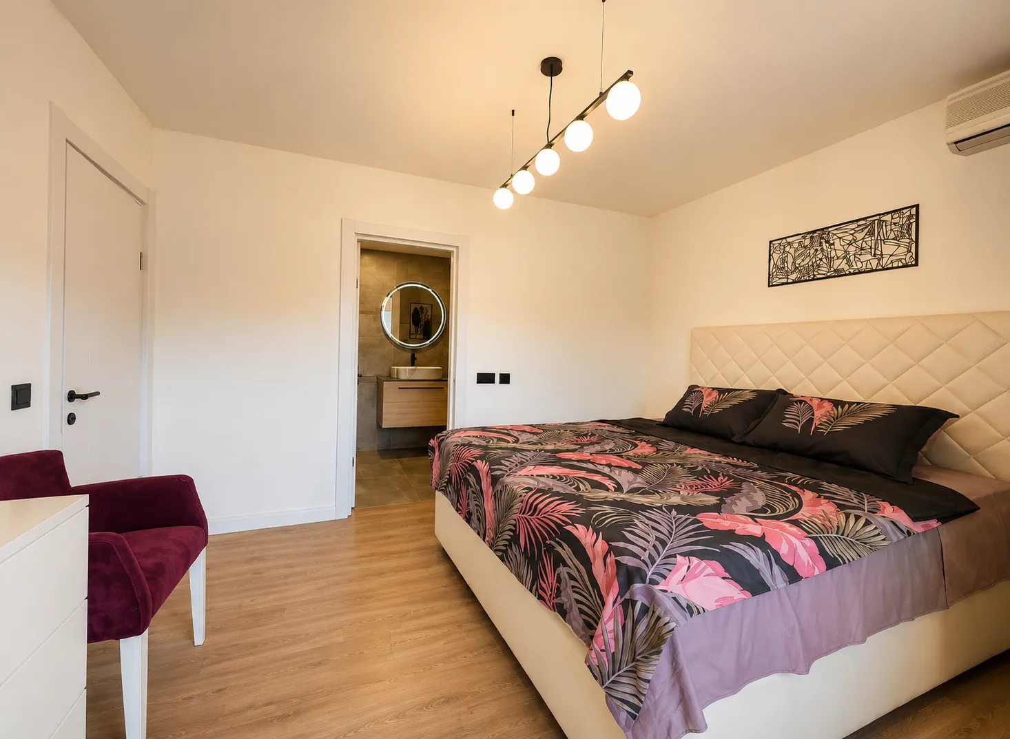 Prodaja, trosoban stan, 106m², Bečići, Budva
