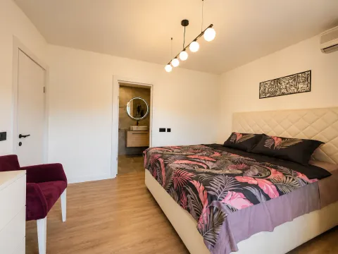 Prodaja, trosoban stan, 106m², Bečići, Budva - image 13