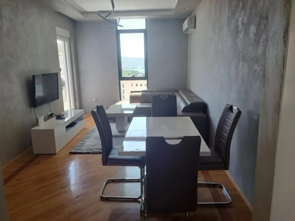 Rent, studio apartment, 51m², Centar, Tivat