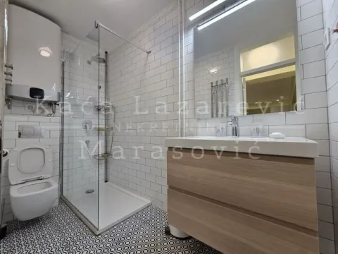 Izdavanje, četvorosoban stan, 99m², Gundulićev Venac, Beograd - image 18