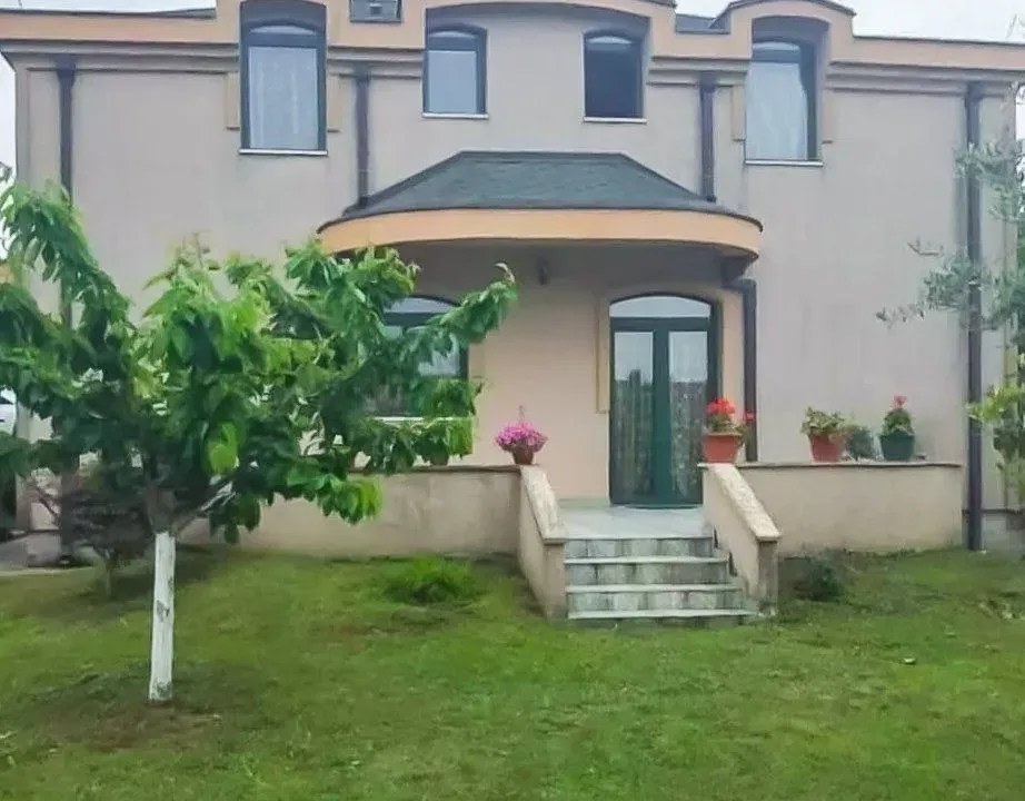 Izdavanje, kuća, 280m², Zabjelo, Podgorica