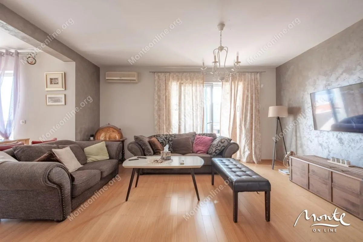 Sale, two bedroom apartment, 76m², Lazi, Budva