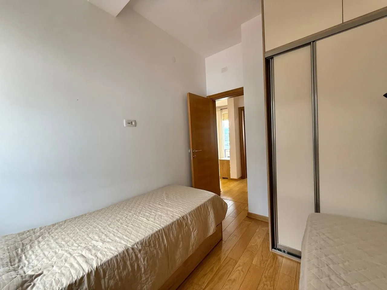 Rent, two bedroom apartment, 70m², Bečići, Budva