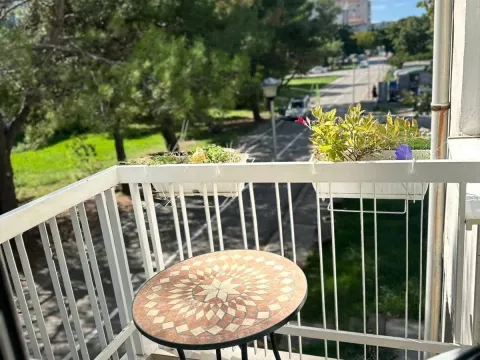 Izdavanje, dvosoban stan, 67m², Centar, Bar - image 1