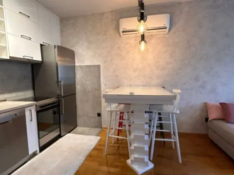 Izdavanje, dvosoban stan, 60m², Pobrežje, Podgorica - image 12