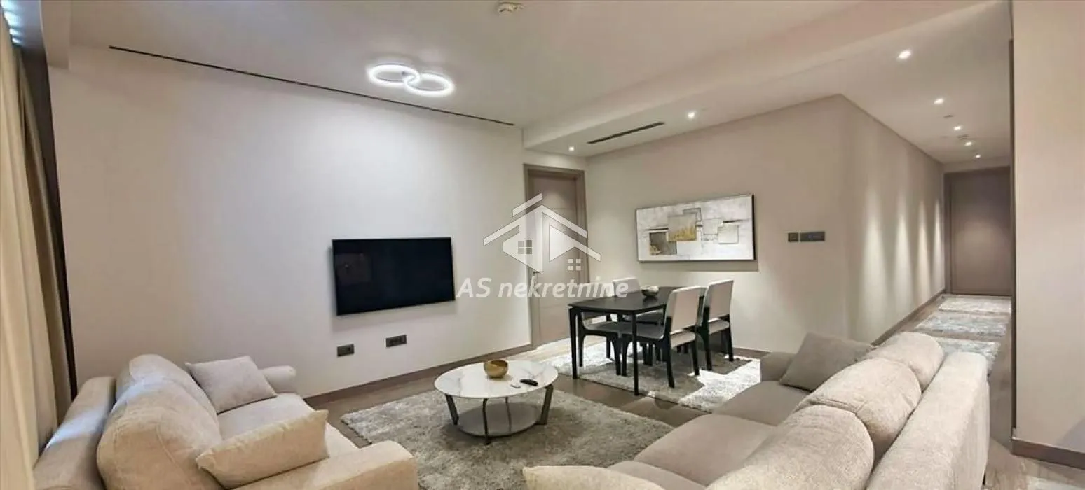 Izdavanje, trosoban stan, 90m², Savski Venac, Beograd