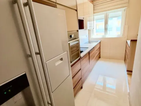 Izdavanje, trosoban stan, 100m², City Kvart, Podgorica - image 6