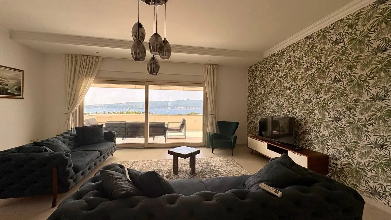 Rent, two bedroom apartment, 100m², Tivat, Crna Gora