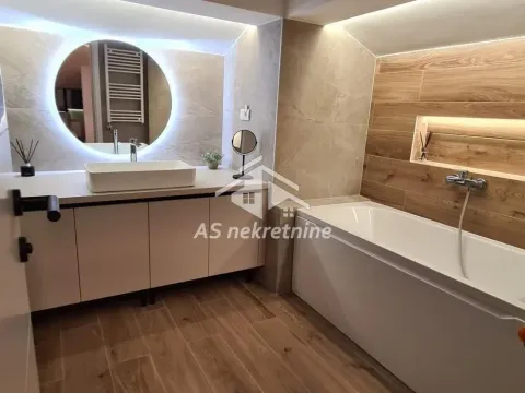 Rent, three bedroom apartment, 360m², Savski Venac, Beograd - image 14