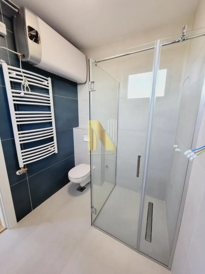 Prodaja, četvorosoban stan, 170m², Grbavica, Novi Sad Sve Podlokacije