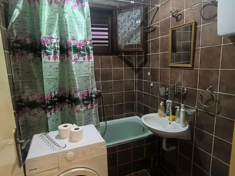 Izdavanje, trosoban stan, 70m², Stari Aerodrom, Podgorica - image 3