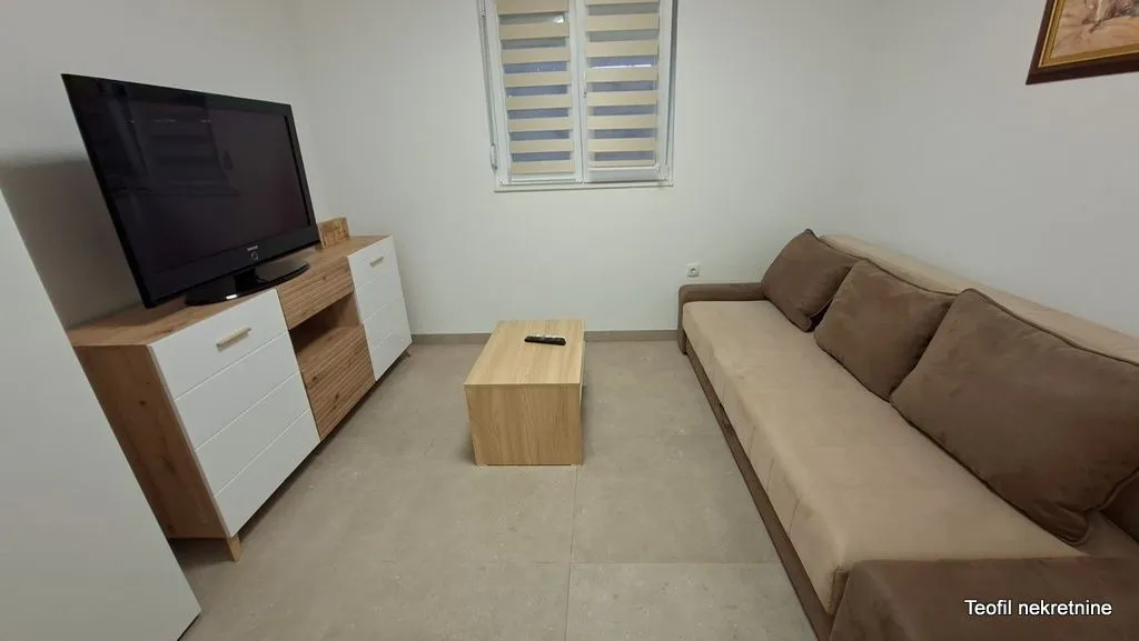 Izdavanje, trosoban stan, 65m², Kumodraž 2, Kumodraž Sve Podlokacije