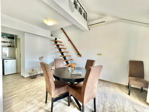 Izdavanje, dvosoban stan, 120m², Budva, Crna Gora - image 8