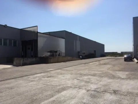 Rent, office space, 1500m², Šimanovci, Pećinci