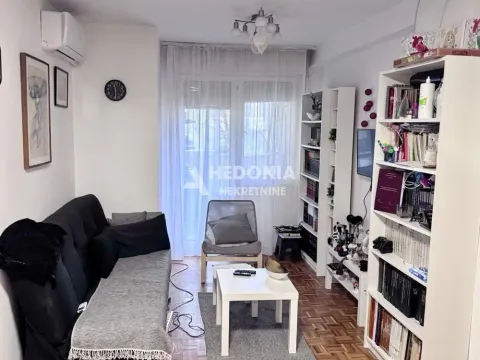 Prodaja, četvorosoban stan, 77m², Stari Grad, Beograd - image 2