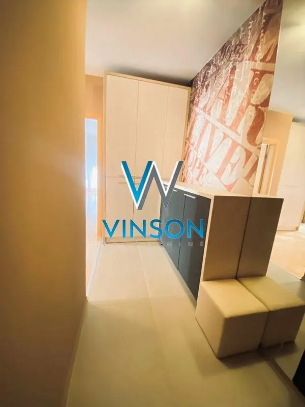 Izdavanje, trosoban stan, 98m², Centar, Novi Sad