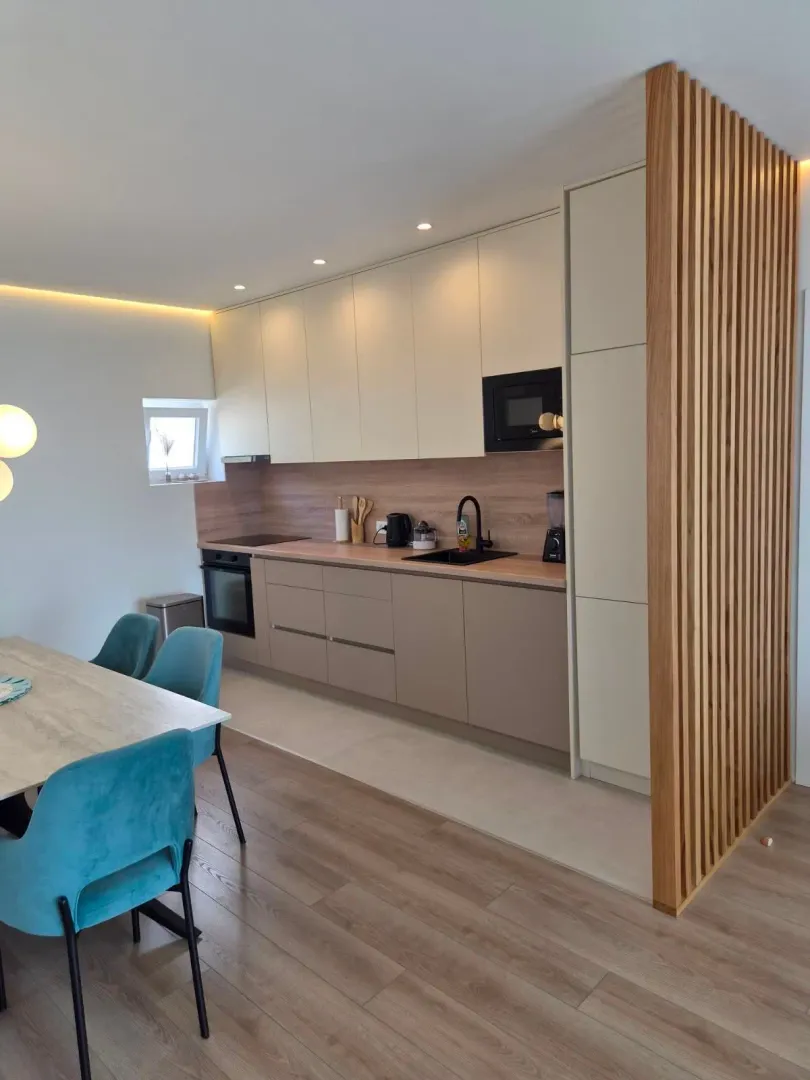 Rent, two bedroom apartment, 84m², Kalimanj, Tivat