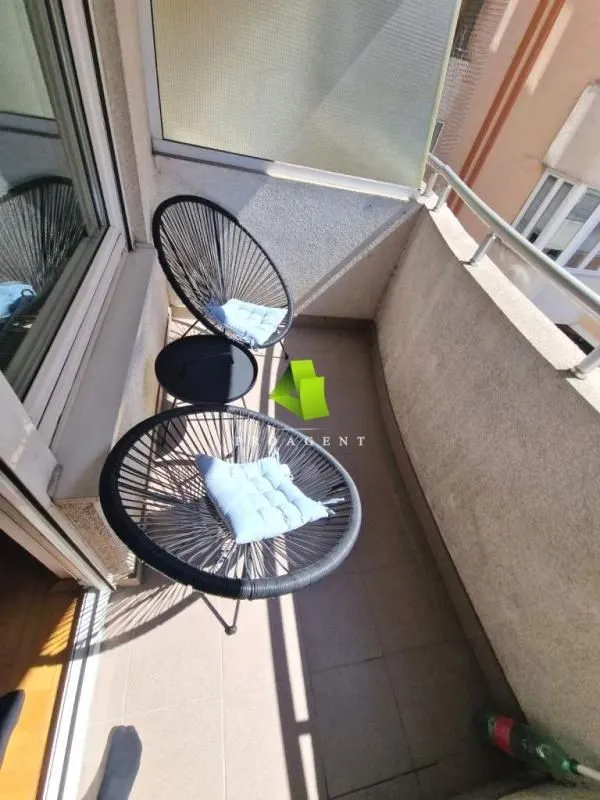 Izdavanje, dvosoban stan, 43m², Centar, Niš