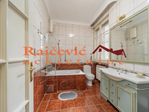 Izdavanje, trosoban stan, 113m², Stari Grad, Beograd - image 18