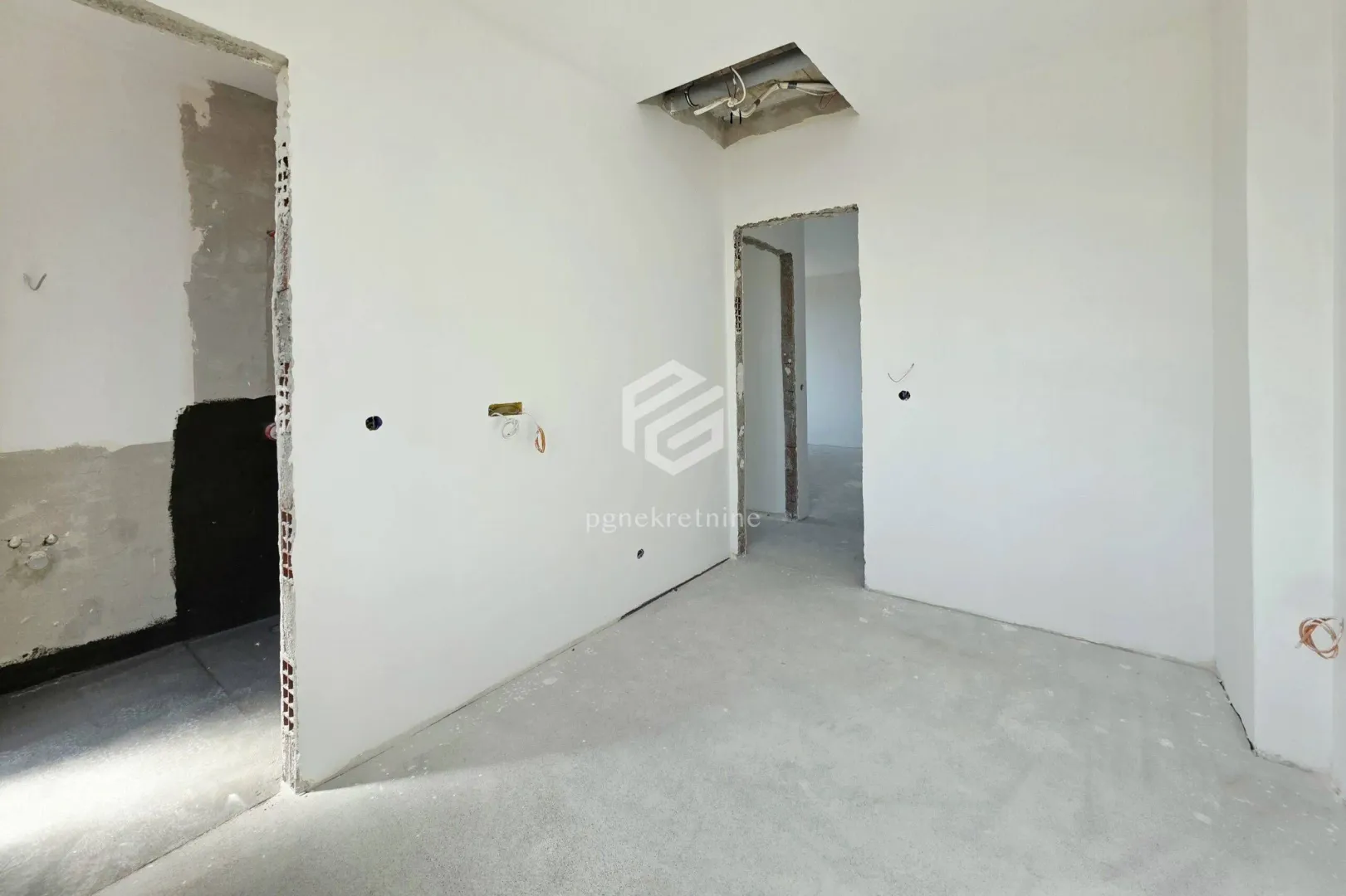 Prodaja, dvosoban stan, 67m², Konik, Podgorica