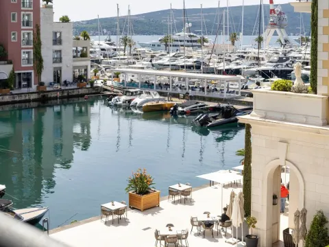 Rent, two bedroom apartment, 131m², Porto Montenegro, Tivat - image 21