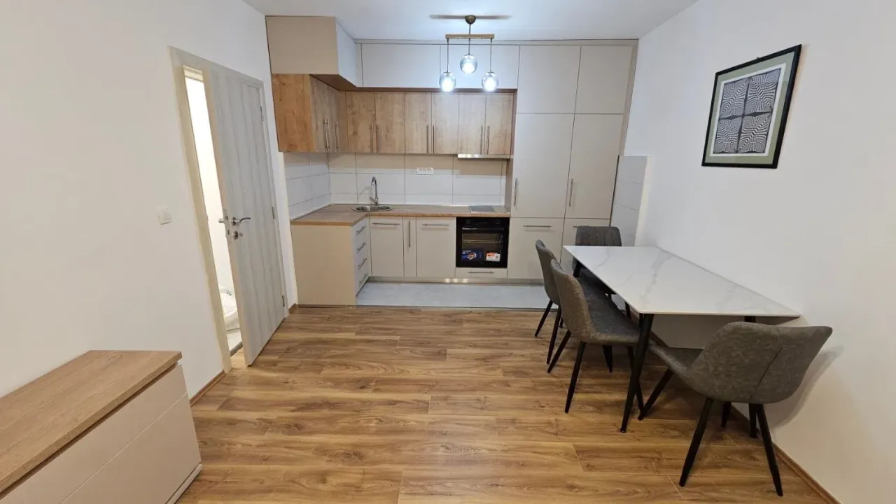 Izdavanje, jednosoban stan, 40m², Pejton, Podgorica