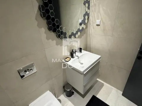 Izdavanje, trosoban stan, 80m², Savski Venac, Beograd - image 11