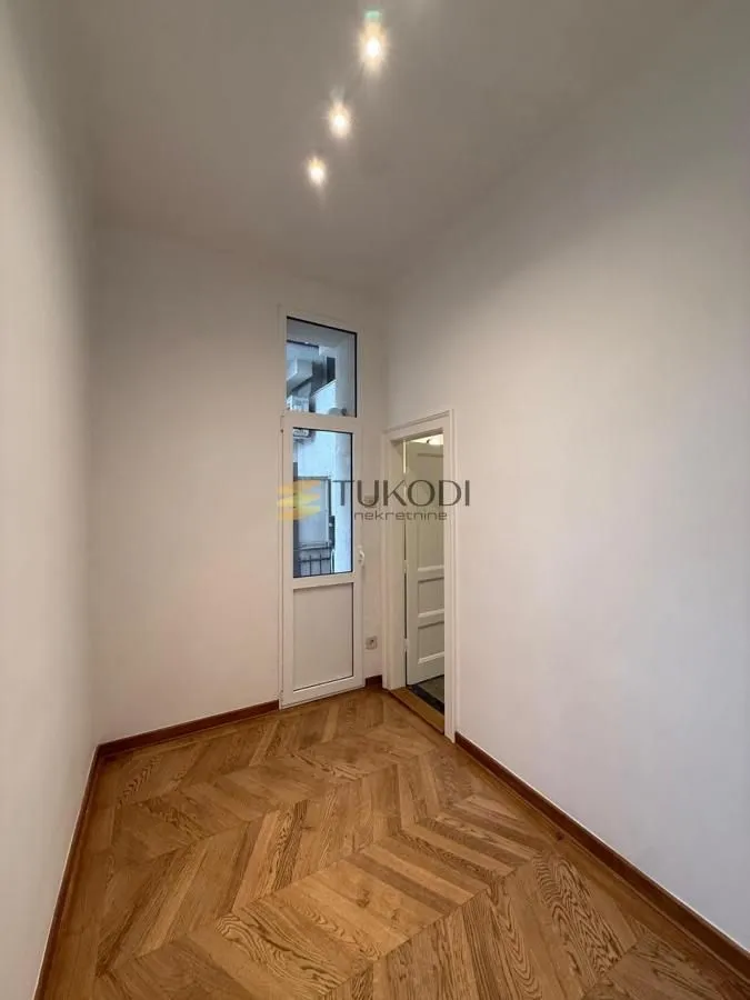 Izdavanje, poslovni prostor, 95m², Savski Venac, Beograd