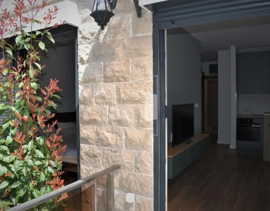 Izdavanje, jednosoban stan, 47m2, Donja Lastva, Tivat