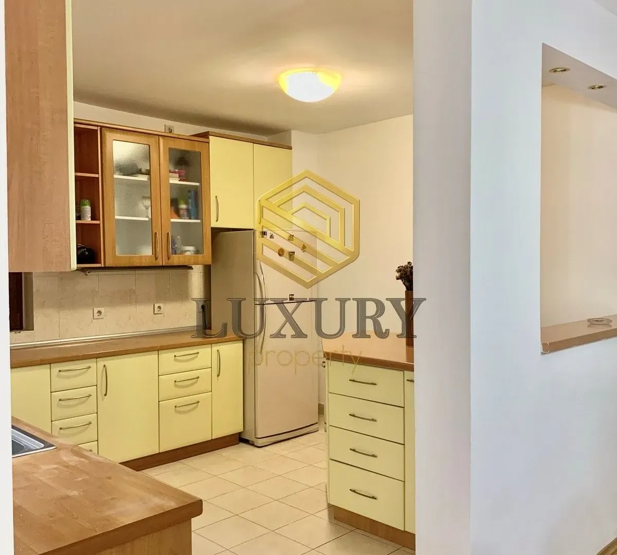 Izdavanje, kuća, 110m², Centar, Podgorica