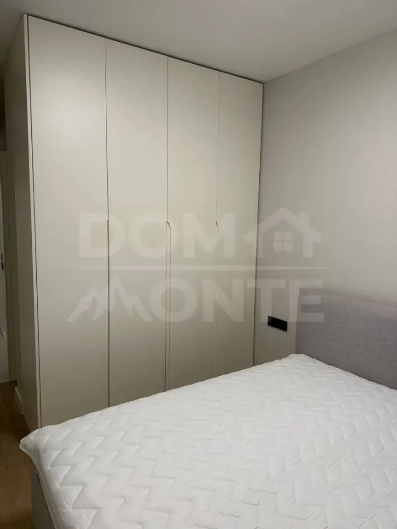 Prodaja, četvorosoban stan, 81m², Dobrota, Kotor