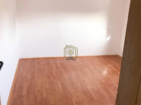 Izdavanje, kuća, 200m², Zagorič, Podgorica - image 2