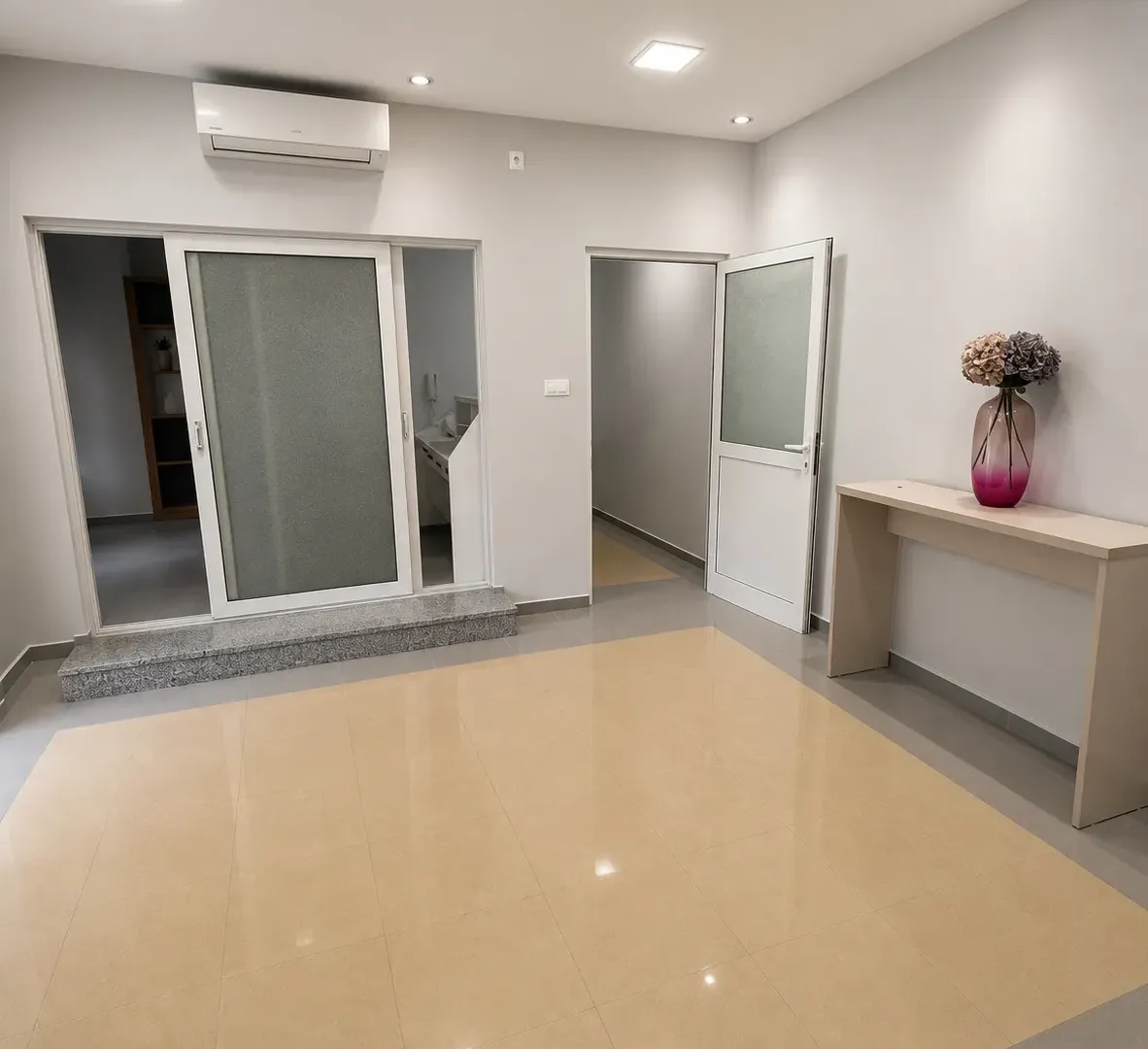 Rent, office space, 100m², Centar, Podgorica