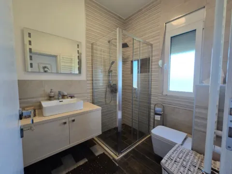 Izdavanje, kuća, 125m², Golubovci, Podgorica - image 7