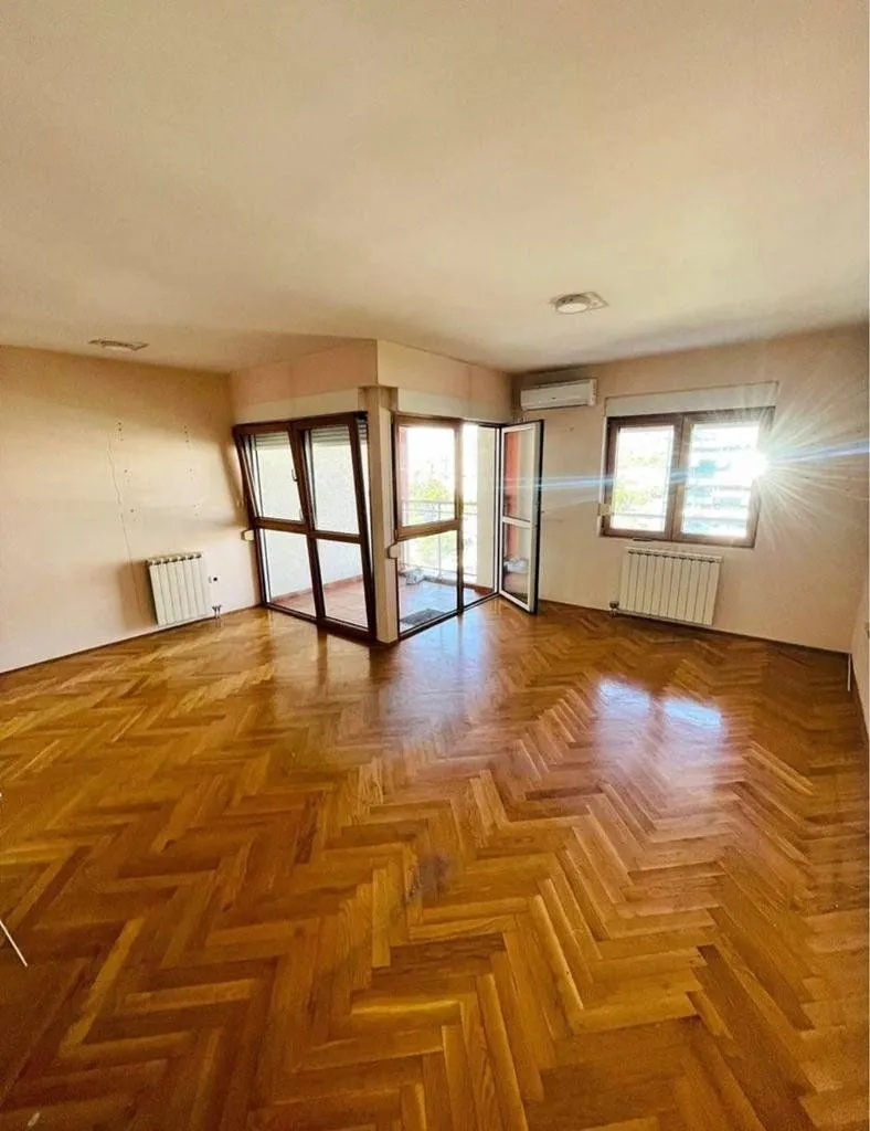 Rent, office space, 80m², Preko Morače, Podgorica