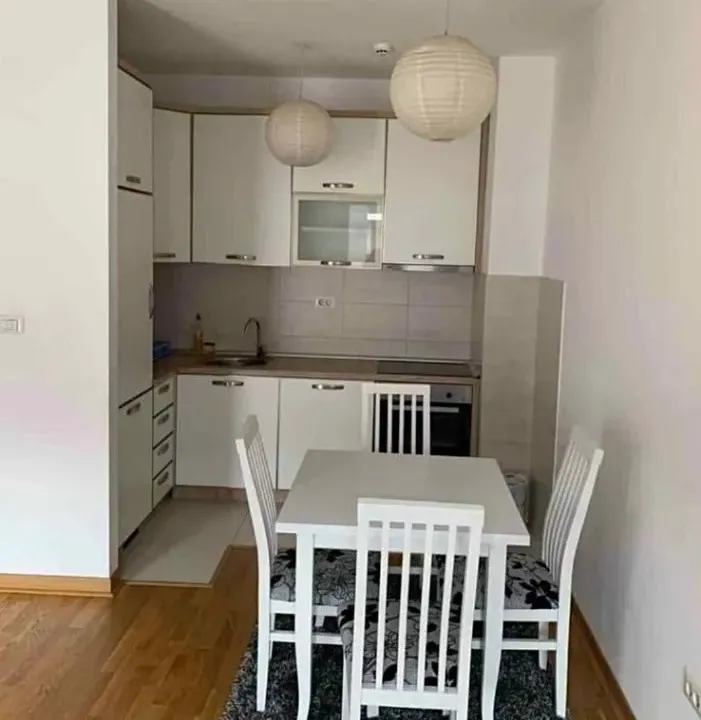 Izdavanje, jednosoban stan, 44m², City Kvart, Podgorica