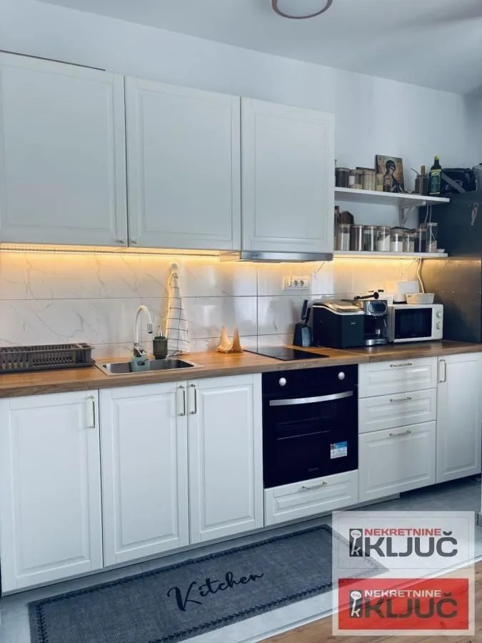 Prodaja, jednosoban stan, 30m², Lipov gaj, Novi Sad Sve Podlokacije