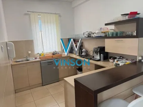 Izdavanje, poslovni prostor, 780m², Novo naselje, Novi Sad - image 13