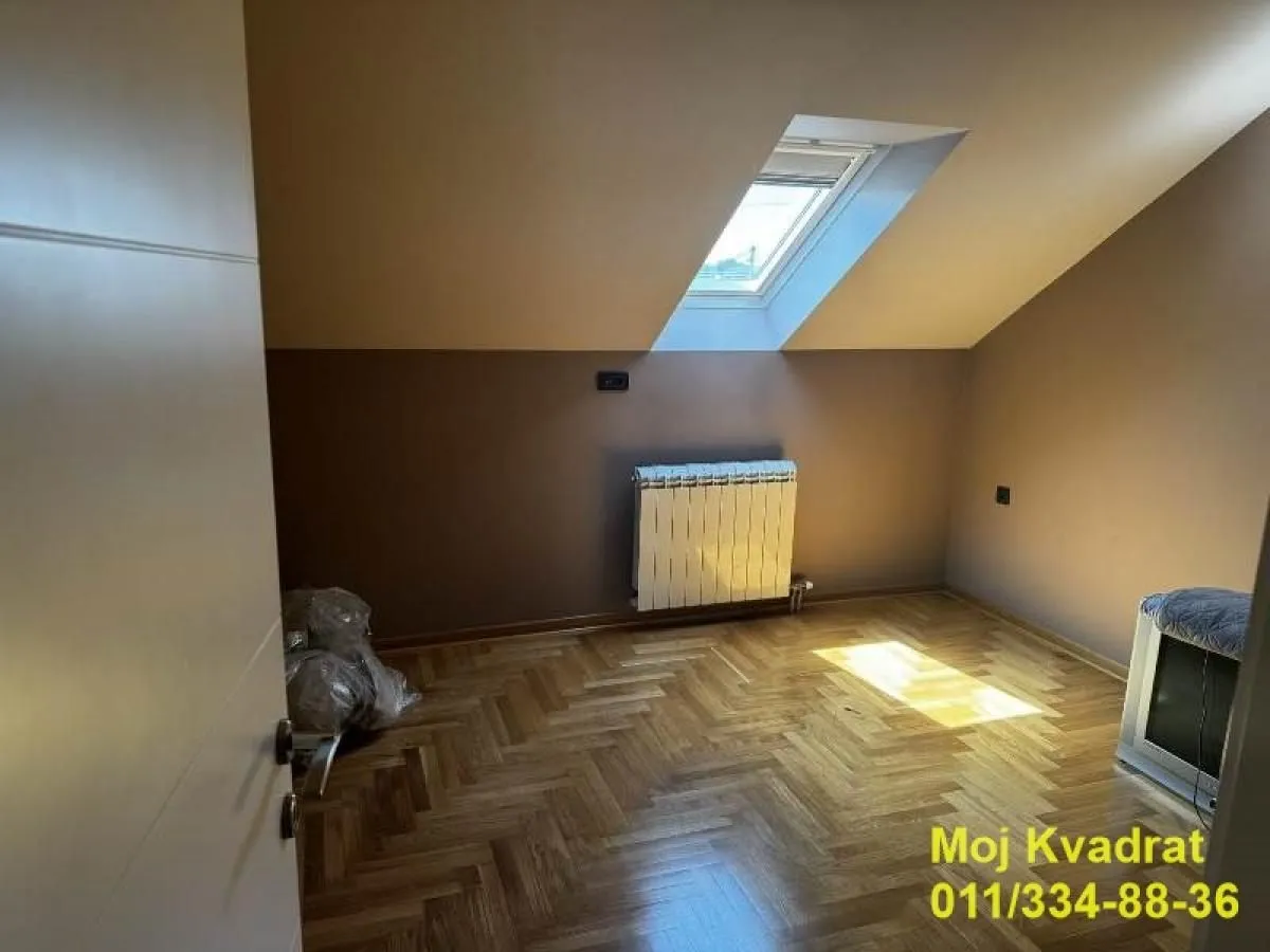 Izdavanje, četvorosoban stan, 200m², Železnik, Beograd
