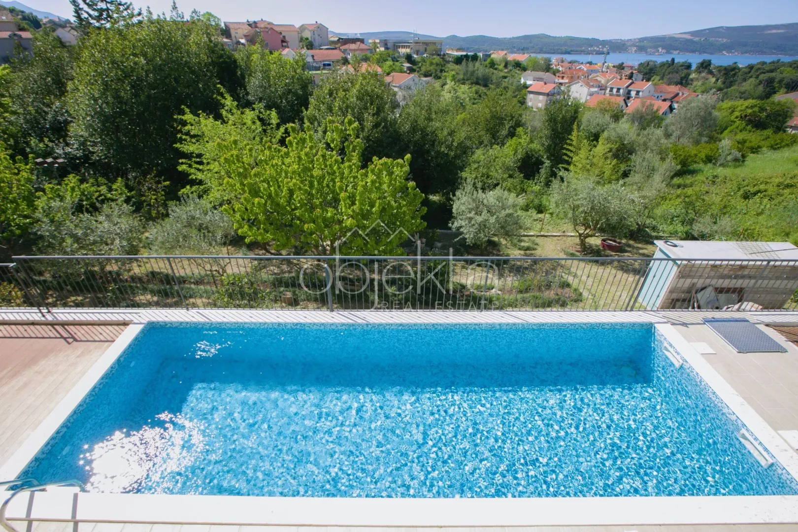 Izdavanje, stan, 48m², Tivat, Crna Gora
