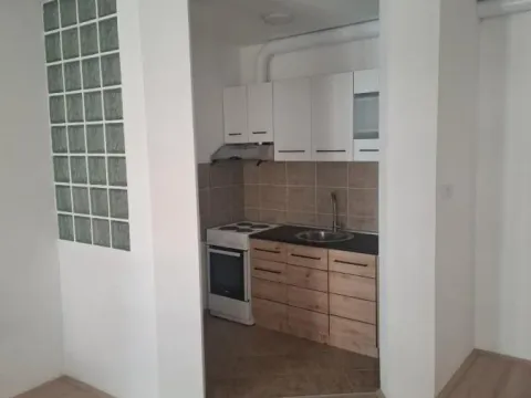 Izdavanje, jednosoban stan, 34m², Kej, Novi Sad Sve Podlokacije - image 2