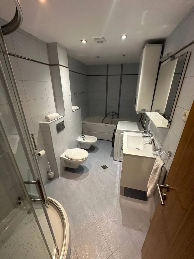 Prodaja, dvosoban stan, 66m², Pržno, Budva