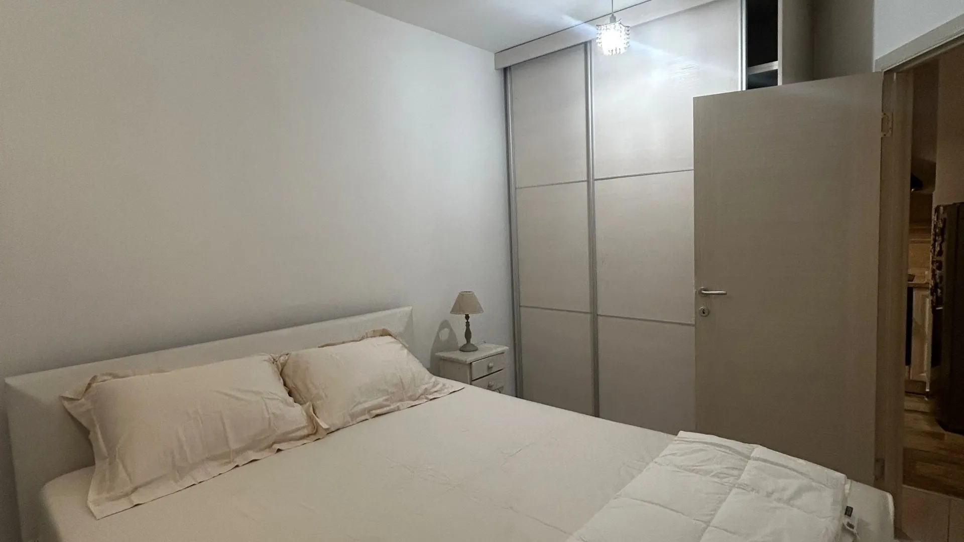 Izdavanje, jednosoban stan, 40m², Blok 5, Podgorica