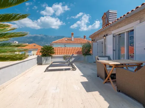 Sale, three bedroom apartment, 192m², Budva, Crna Gora - image 1