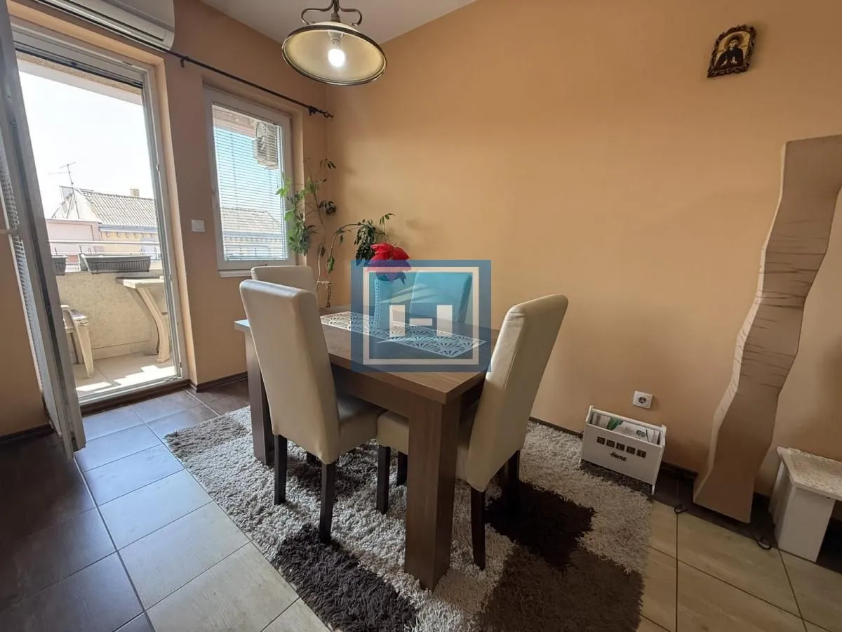 Prodaja, dvosoban stan, 48m², Centar, Paraćin