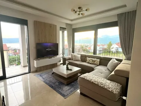 Rent, apartment, 63m², Tivat, Crna Gora - image 1
